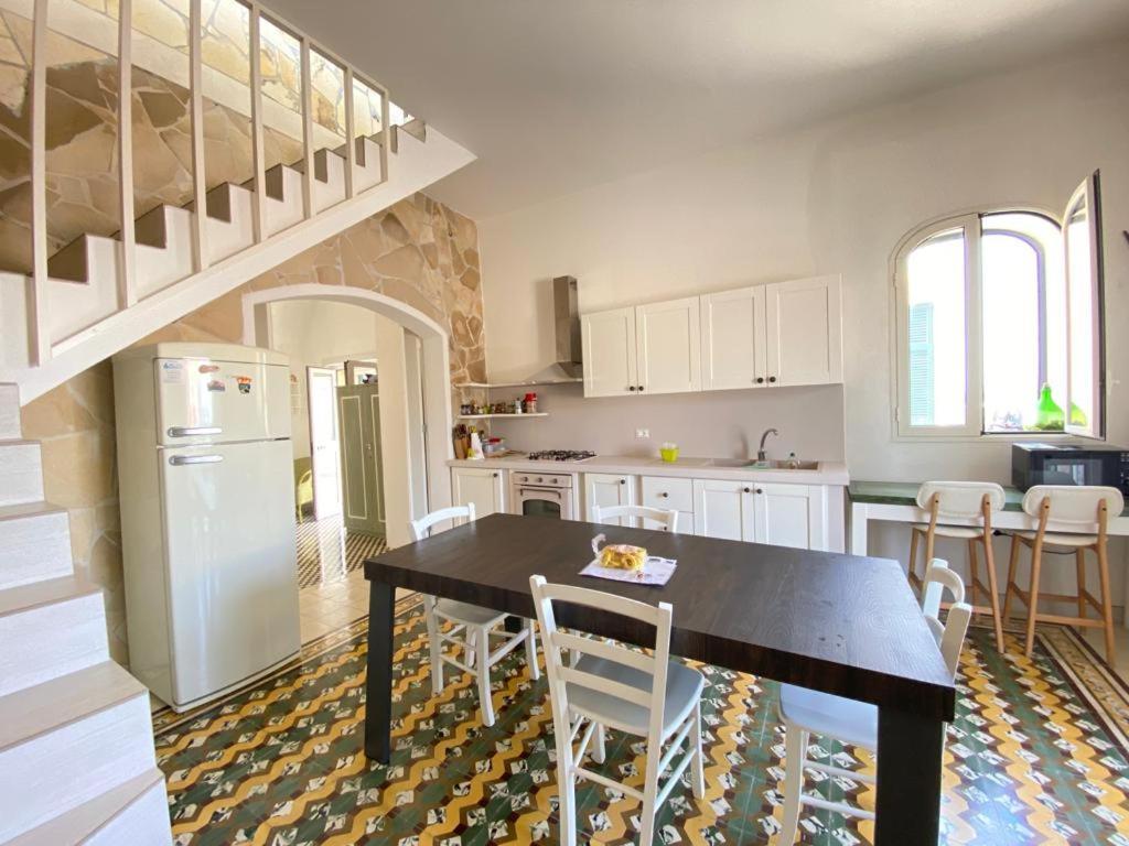 Casa Vacanze Illiria A Roca Vecchia Vicinissima Al Mare Exterior foto