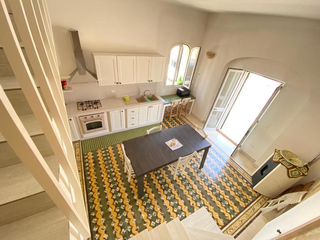 Casa Vacanze Illiria A Roca Vecchia Vicinissima Al Mare Exterior foto
