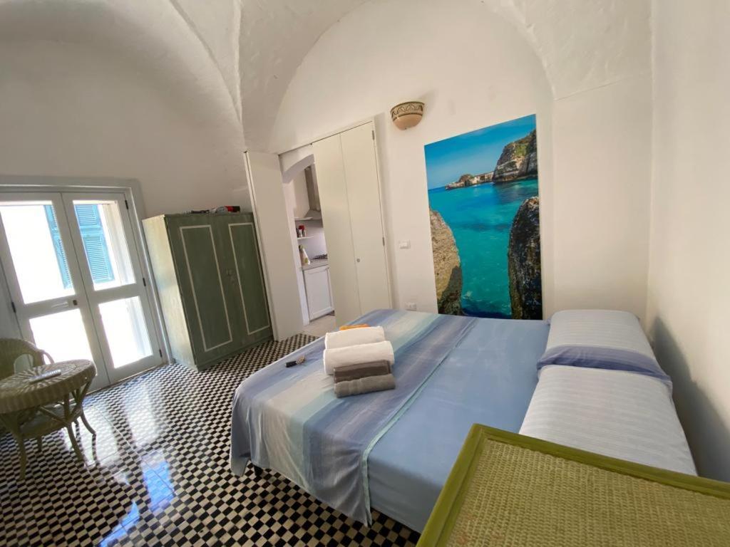 Casa Vacanze Illiria A Roca Vecchia Vicinissima Al Mare Exterior foto
